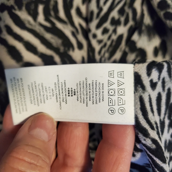 NWT Michael Michael Kors Animal Print Blouse Size L/XL, Ret. $98 - Picture 7 of 10